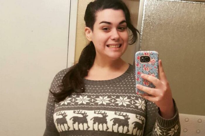 Amber reveals her leaner physique in a mirror selfie.